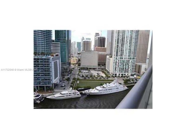 Foto del edificio - 465 Brickell Ave