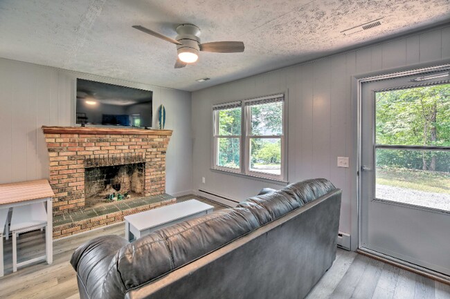Foto del edificio - 7067 Waterview Ln