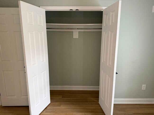 Building Photo - Newly renovated 2 bed 2 bath condo!