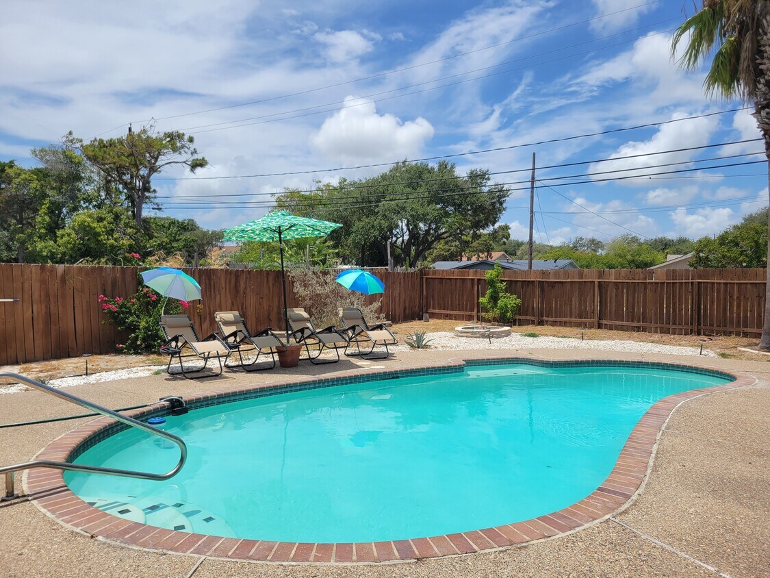 Primary Photo - 3129 Jamaica Dr