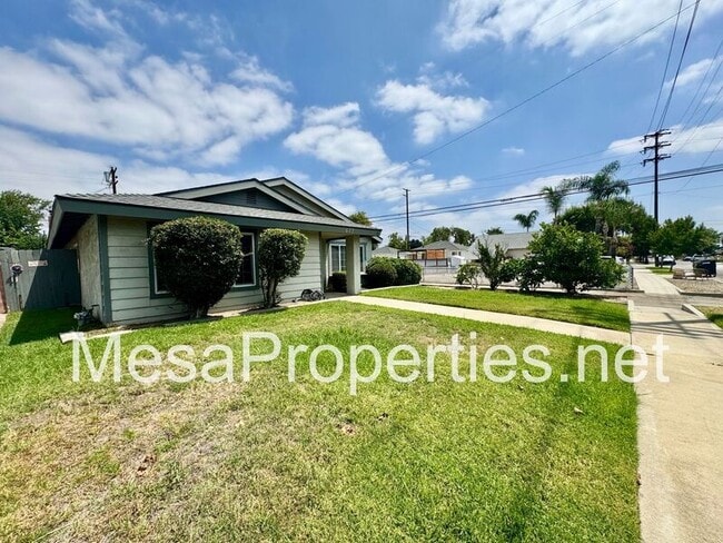 Foto del edificio - 677 E Highland Ct