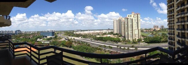 Foto del edificio - 3300 NE 191st St