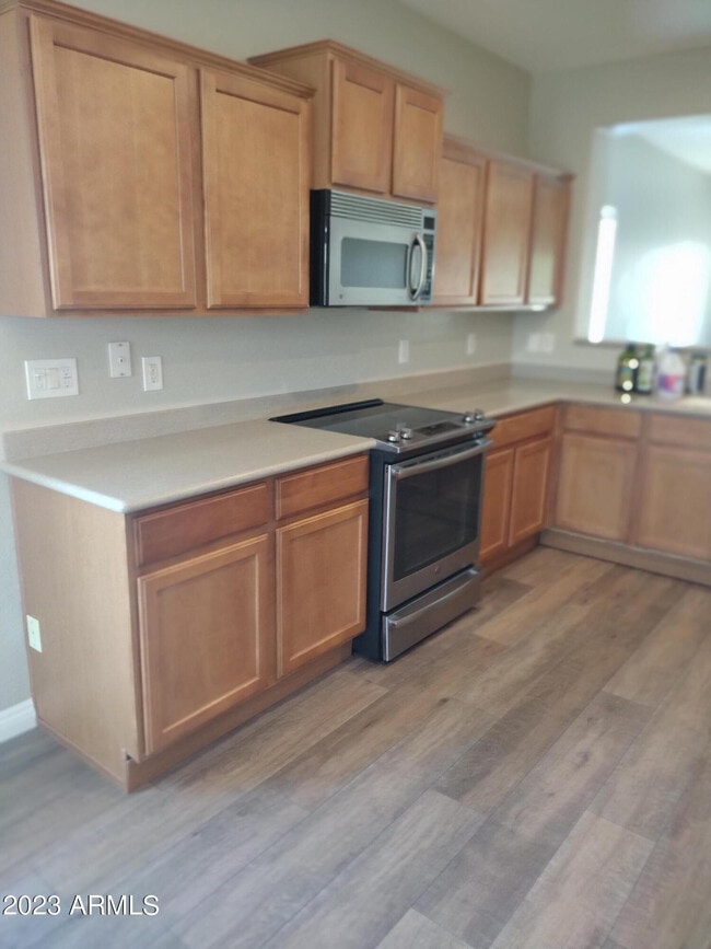 Foto del edificio - 466 E Yellow Wood Ave