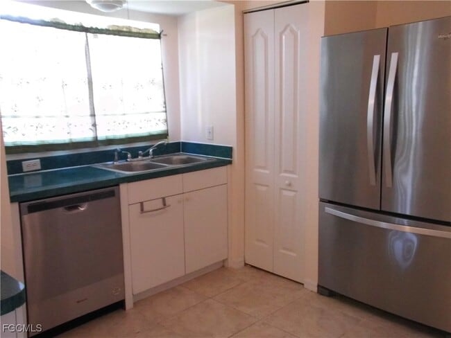 Building Photo - 2916 9th St W