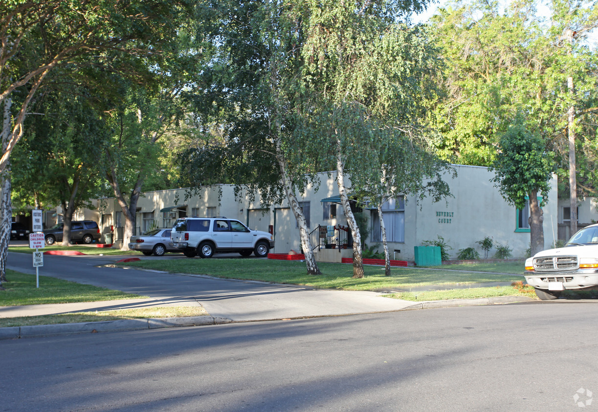 Building Photo - Beverly Court