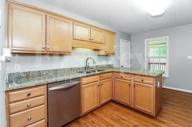 Building Photo - 400 Belmont Dr