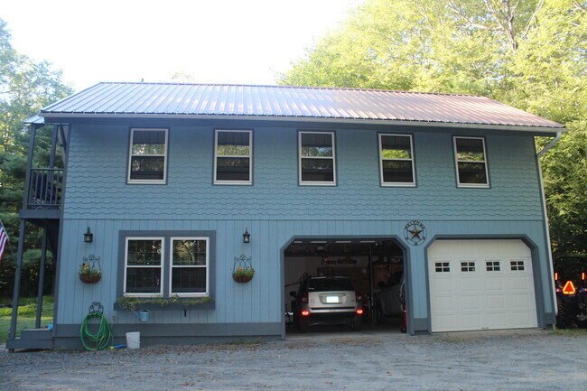 Building Photo - 77 Densmore Hill Rd