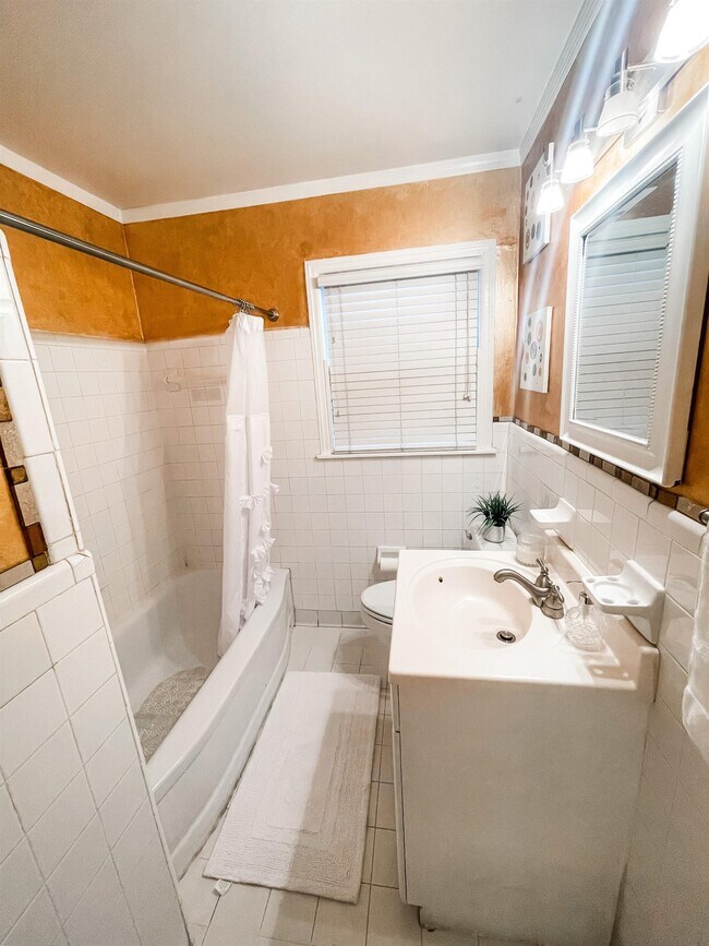 Foto del edificio - 1270 Perkins Terrace