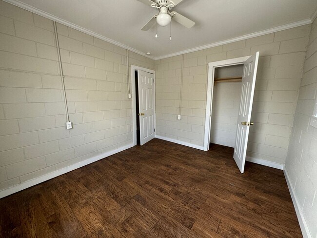 Building Photo - Move-In Ready!