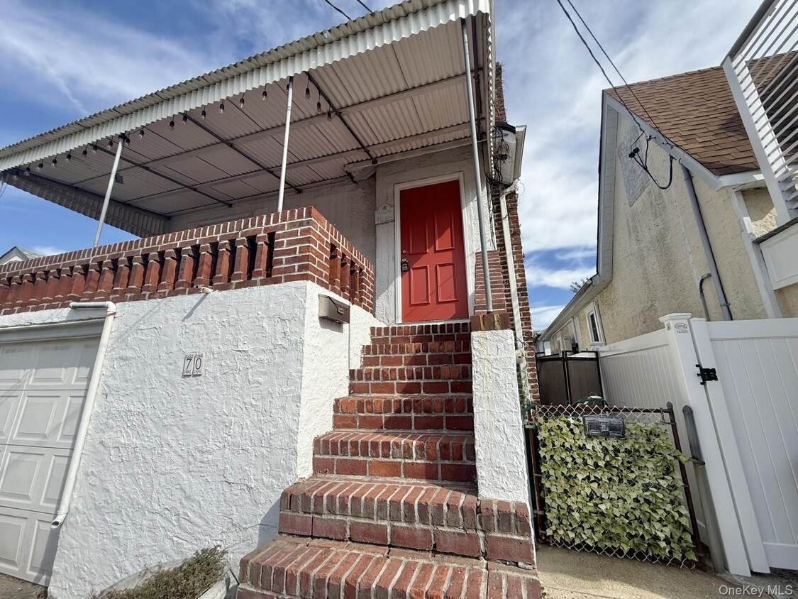 Primary Photo - 70 Malone Ave