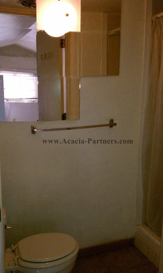 Foto del edificio - 2633 E 20th St