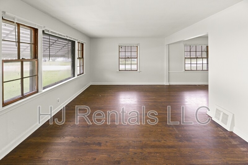 Photo - 10139 Cabot Drive