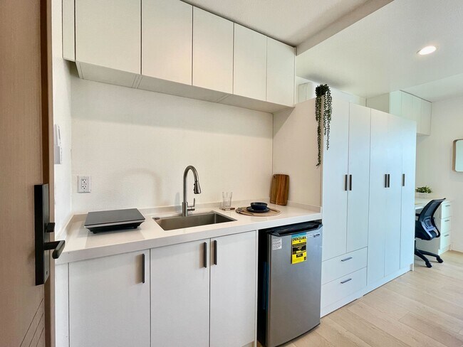 Foto del edificio - 1929 N Commonwealth Ave