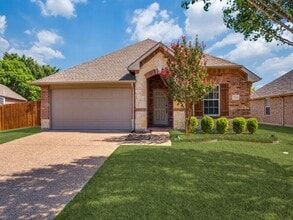 Building Photo - 2524 Navasota Dr
