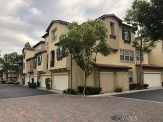 Building Photo - 30 Perennial