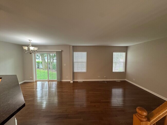 Foto del edificio - 2399 Stoughton Cir
