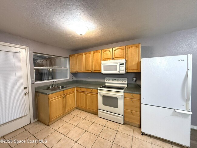 Foto del edificio - 2127 Smathers Cir N