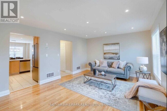 Photo du bâtiment - 5980 Whitehorn Ave