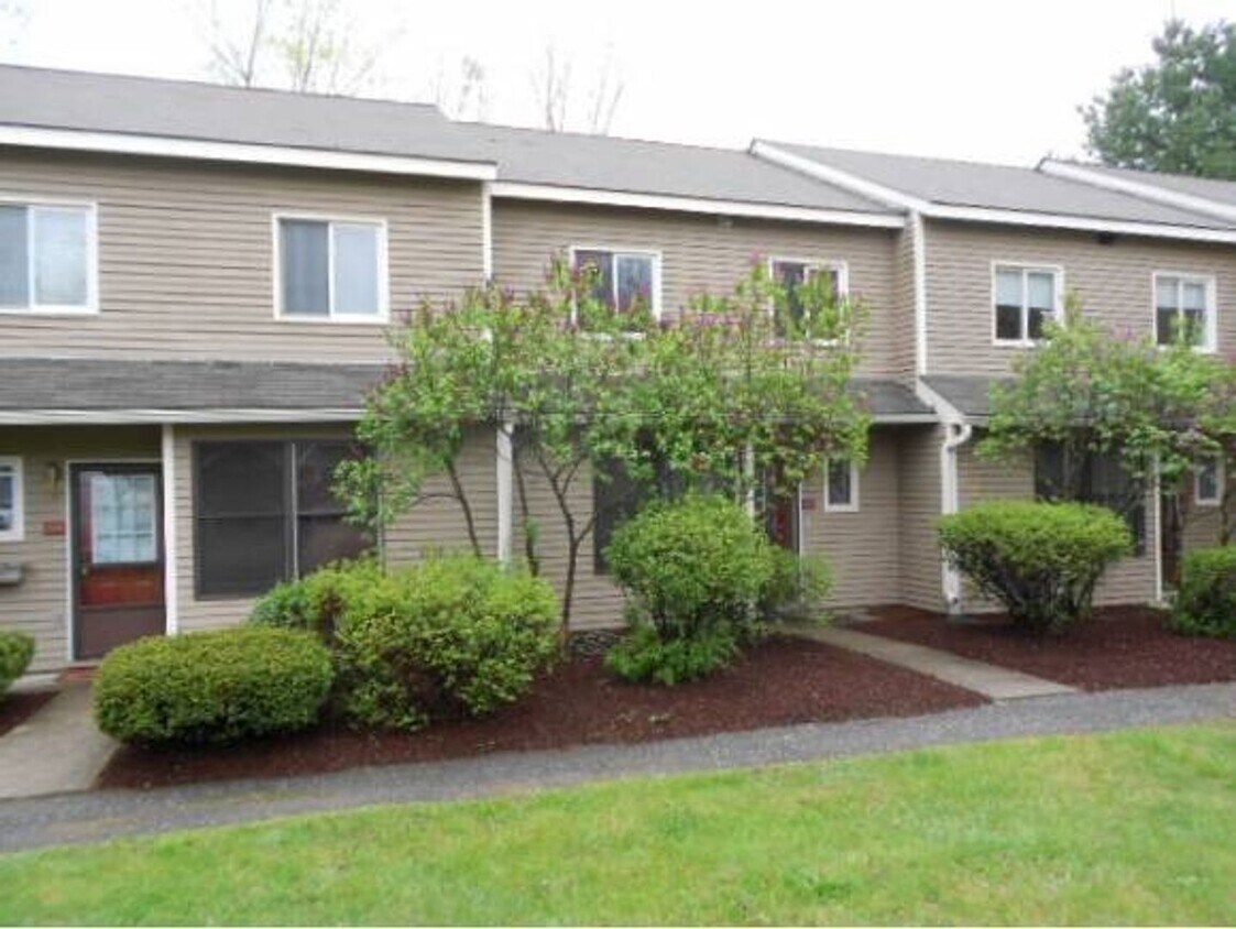 Primary Photo - Private Townhouse with Patio, Pool & Parking