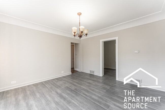 Building Photo - 2853 W Dickens Ave