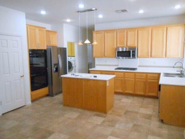 Foto del edificio - Beautiful 4 Bedroom Home in Summerlin