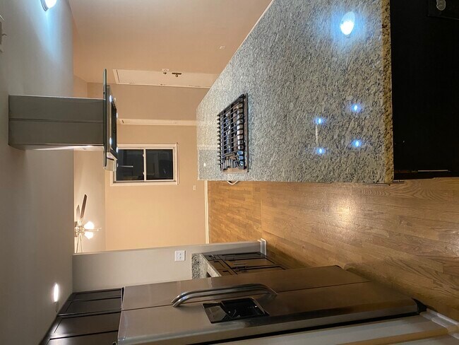 Building Photo - 3119 50th Ct