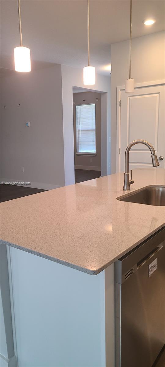 Building Photo - 1810 Calmar