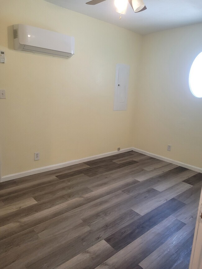 Building Photo - 502 Cottonwood
