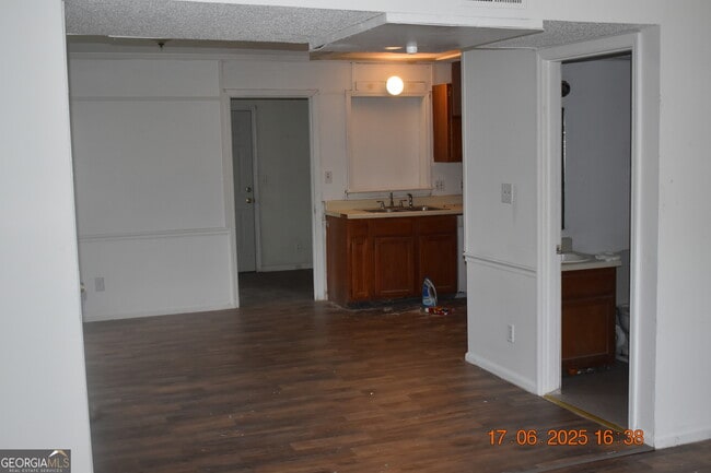 Building Photo - 4403 Azalea Dr