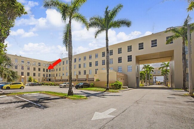 Building Photo - 7420 W 20th Ave