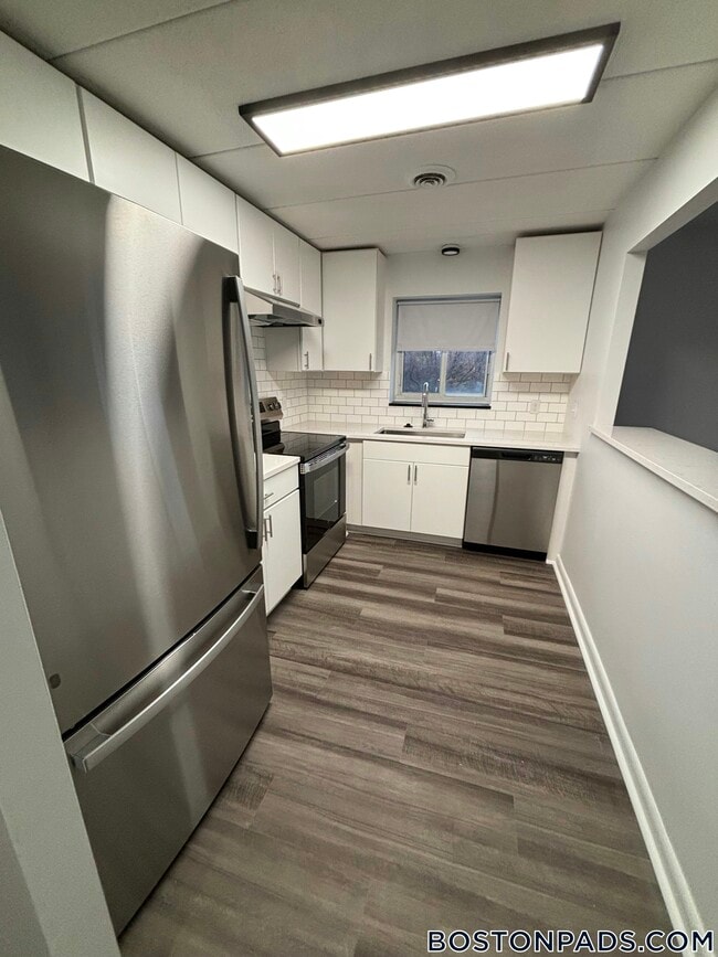 Building Photo - 55 Hill Rd