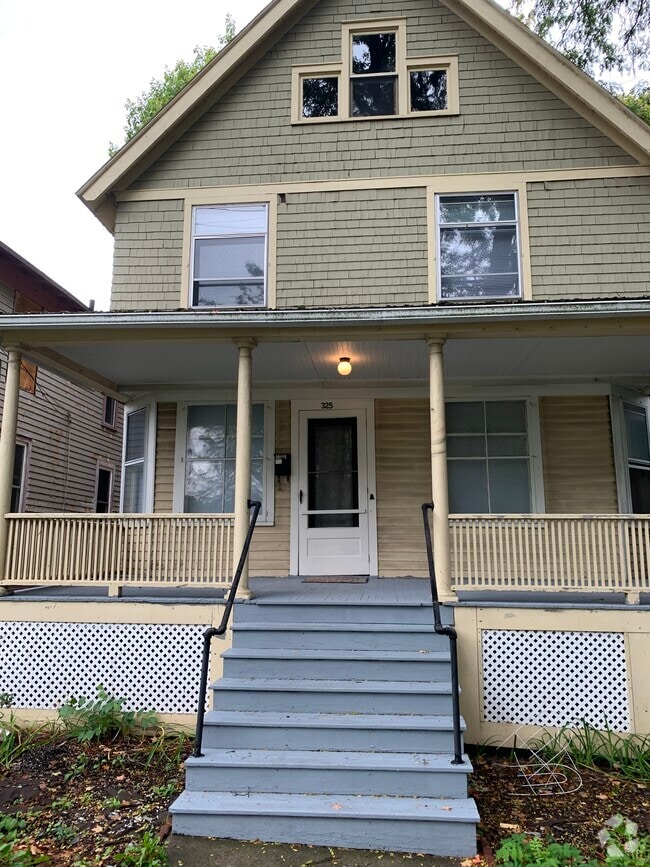 Building Photo - 325 N Albany St