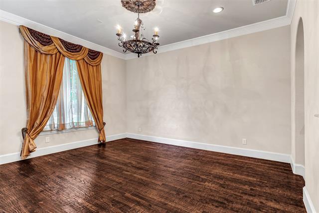 Building Photo - 817 Chapel Hill Ln