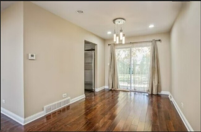 Foto del edificio - 812 S School St