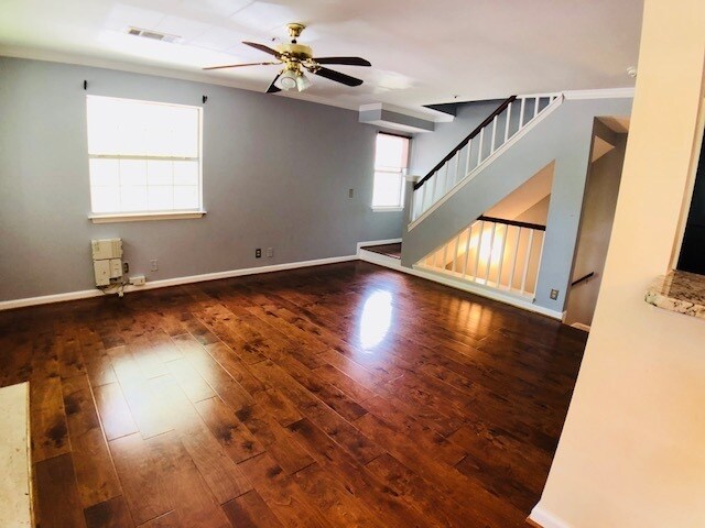 Building Photo - Beautiful upgraded 2-story condo. Walk to ...