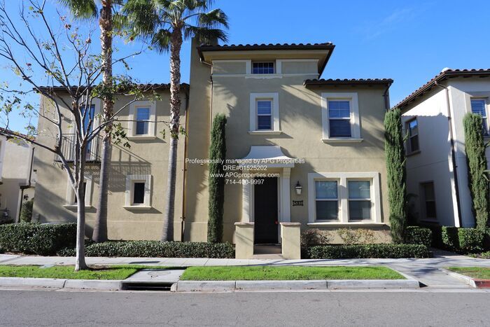 Primary Photo - 2 Story 3 Bedroom / 2.5 bathroom condo wit...