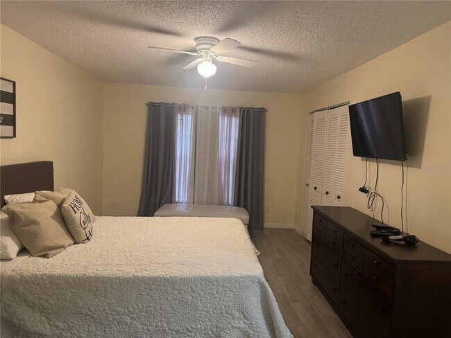 Foto del edificio - 2208 Valleybrook Ave