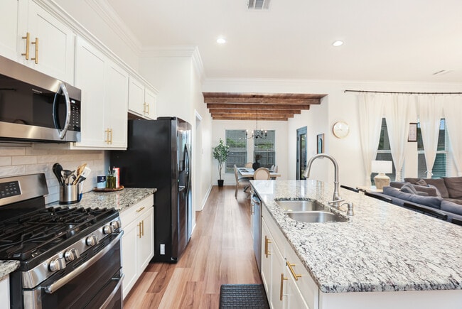 Foto del edificio - 2429 Bald Cypress Dr