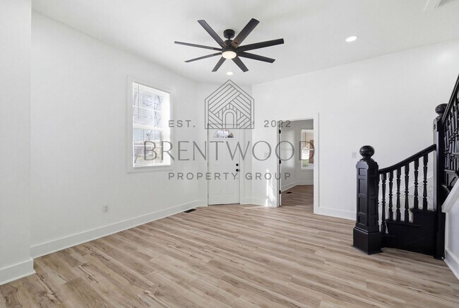 Building Photo - Fully Renovated 4bed, 3bath Home with Fenced In Yard