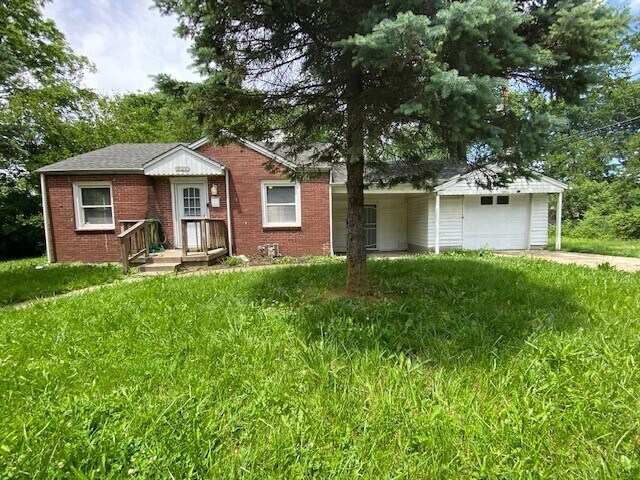 Primary Photo - 2 bed 1 bath in Quiet Eastside Neighborhood