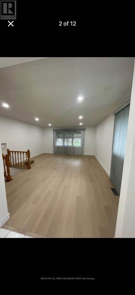 Building Photo - 109 Antrim Crescent
