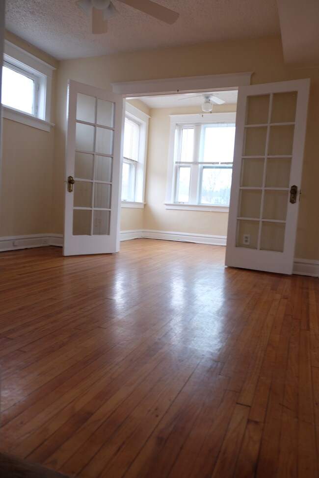 Building Photo - 1112 Claytonia Terrace