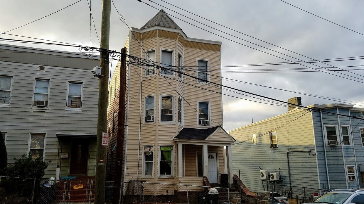 Primary Photo - 119 Beech St