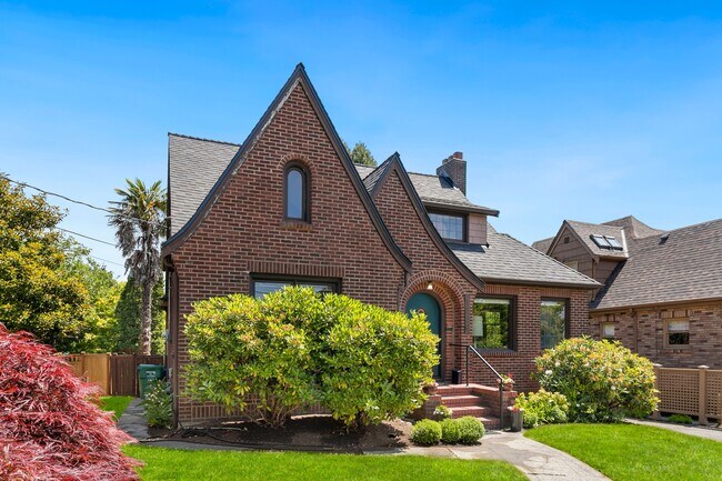 Foto del edificio - 1526 Thorndyke Ave W