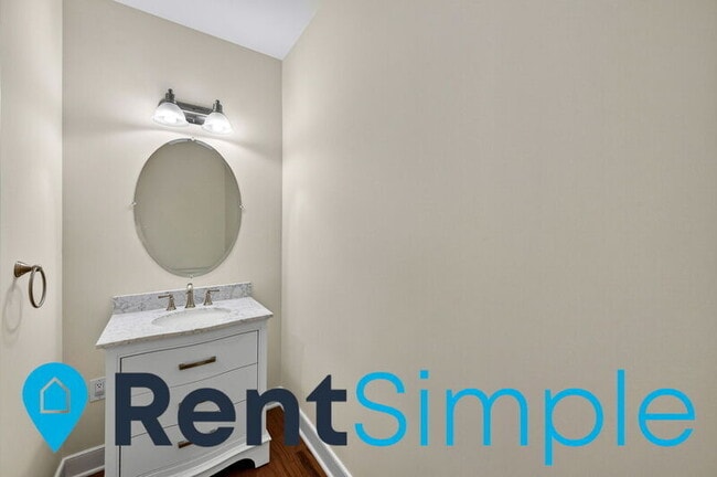 Photo - 1418 N Rhodes St Apartment