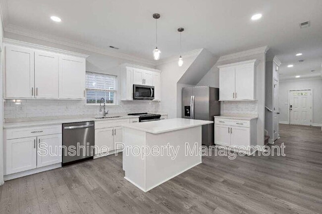 Building Photo - 805 Ridgeway Ave