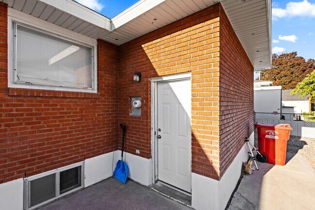 Foto del edificio - 204 Dove Ave