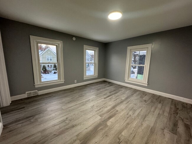 Building Photo - 414 N Bellinger St