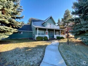 Building Photo - 444 Nosler St