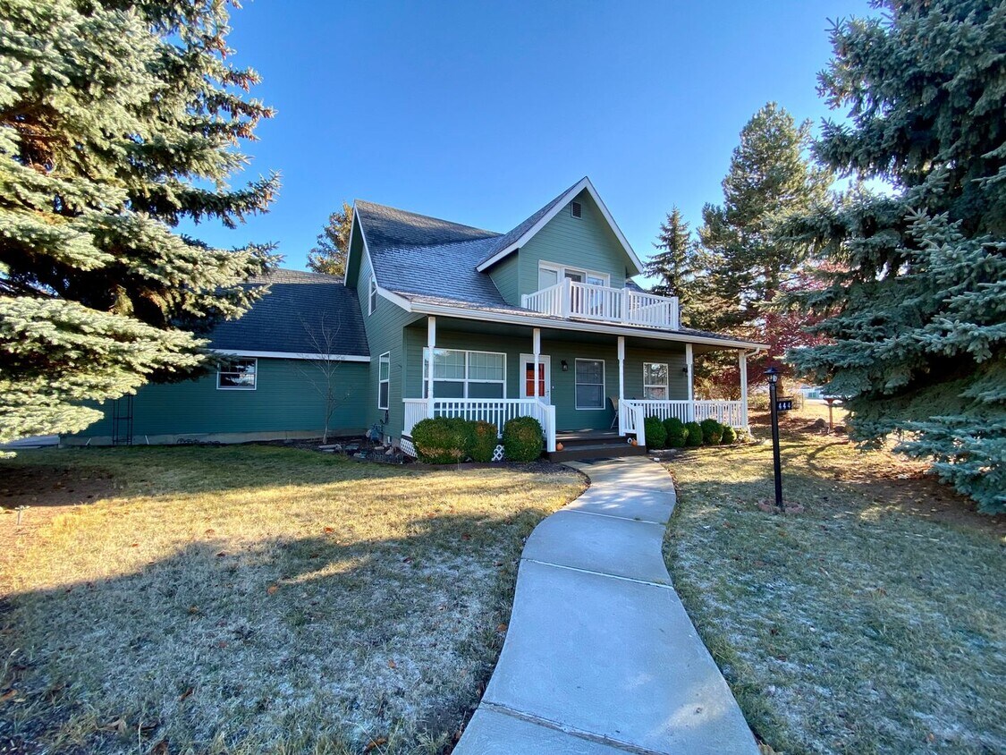 Foto principal - Beautiful 3 bed 2 bath - pets allowed!